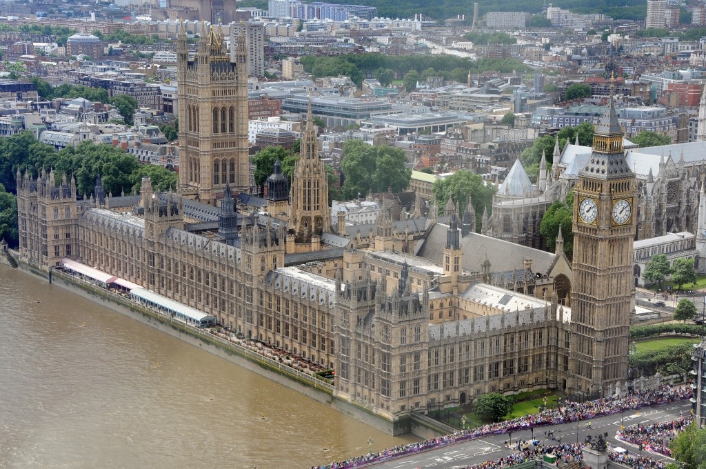 Le_parlement_anglais_vu_de_la_London_Eyes._On_voit_la_tour_Big_Ben